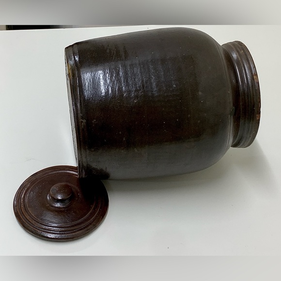 19th Century Antique Dark Brown Albany Slip Lidded Stoneware Crock Jug Pot - Picture 8 of 16